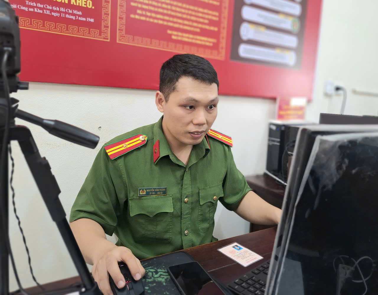 Anh-tin-bai